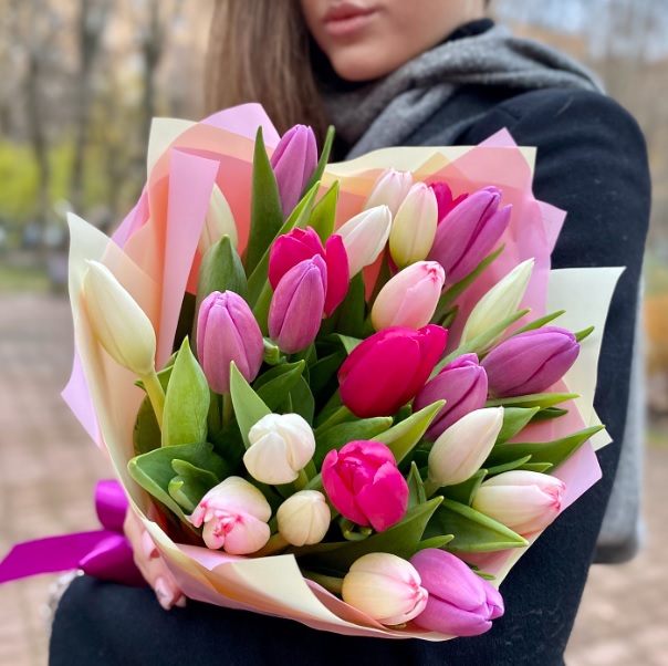 Букет весенних тюльпанов | доставка по Москве и области